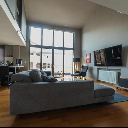 Apartamento Minimal Brand New Loft Next To Subway Atenas Exterior foto