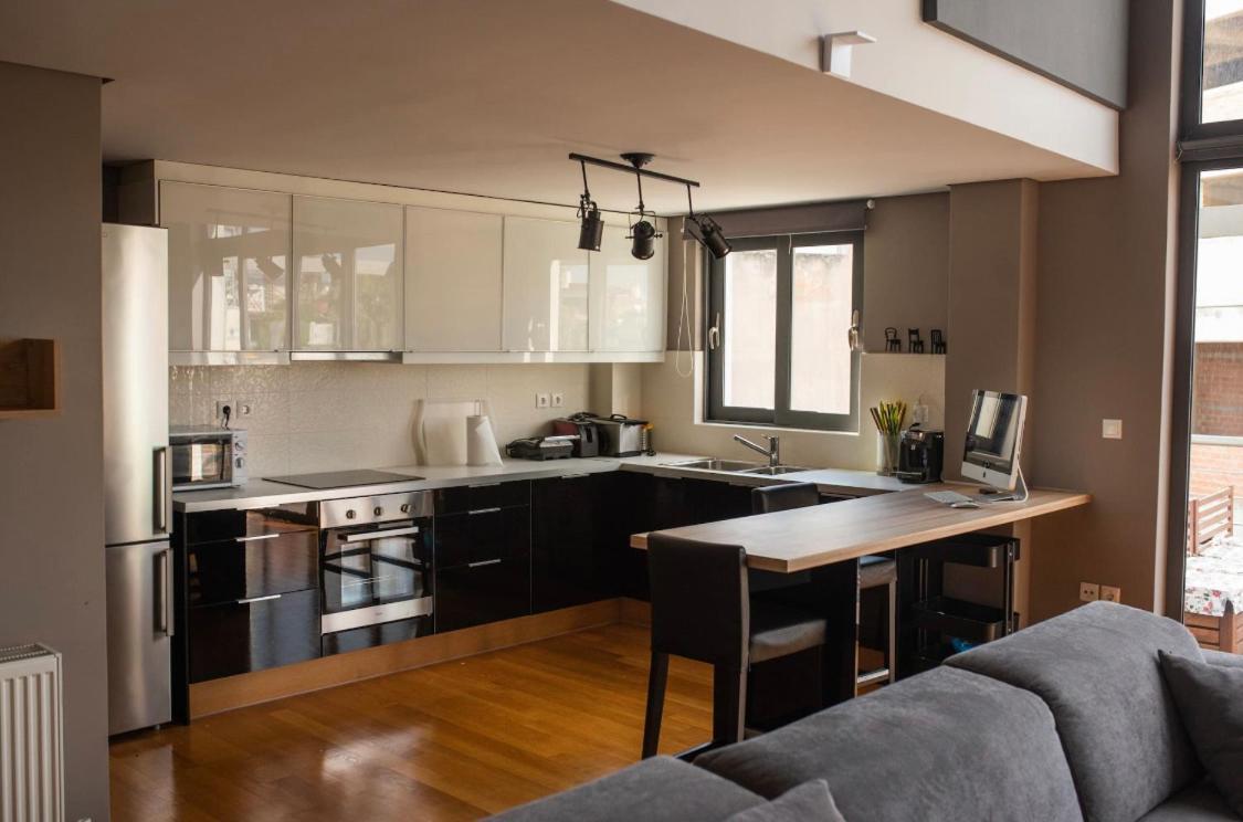 Apartamento Minimal Brand New Loft Next To Subway Atenas Exterior foto