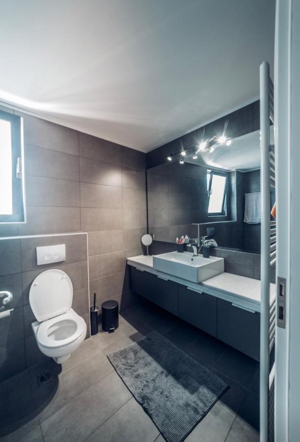 Apartamento Minimal Brand New Loft Next To Subway Atenas Exterior foto